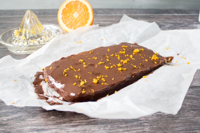 Vegan Chocolate Orange Oat Bars - a quick and easy vegan dessert. 