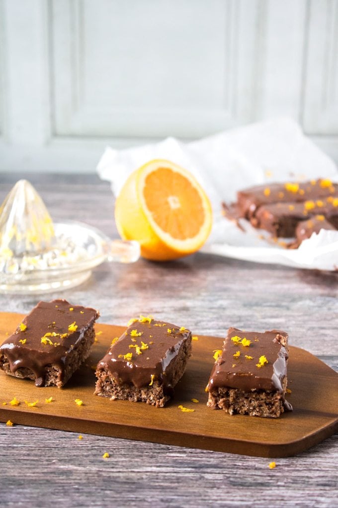 These vegan chocolate orange oat bars are quick and easy, but full of flavour. The decadent chocolate pairs beautifully with the citrusy orange.