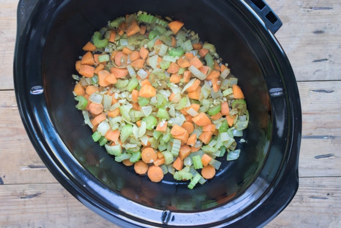 How to make vegan lentil stew in the slow cooker
