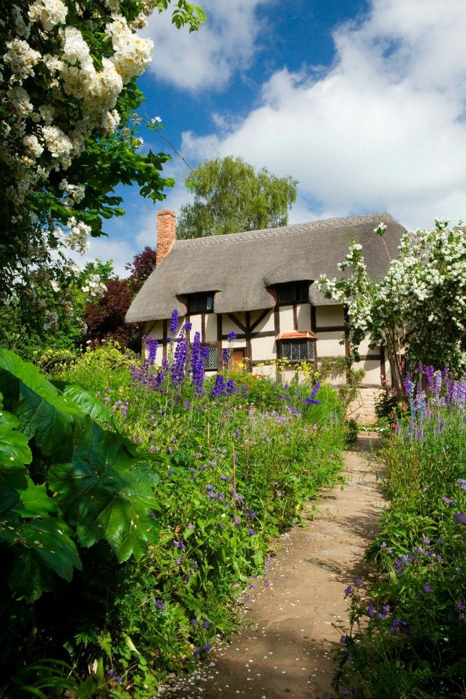 Anne Hathaway's Cottage and Gardens, Stratford-upon-Avon, UK. A Family Weekend in Stratford-upon-Avon