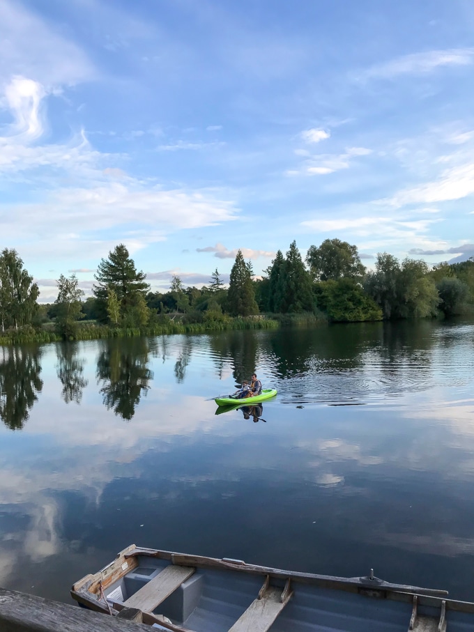 Kayaking on the lake - Log House Holidays Cotswolds