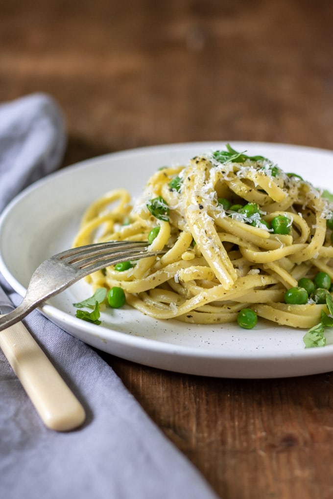 Simple Pasta with Peas - Veggie Desserts