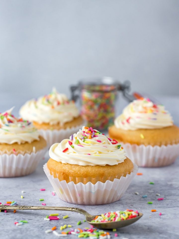 The Best Vegan Chocolate Cake - Veggie Desserts