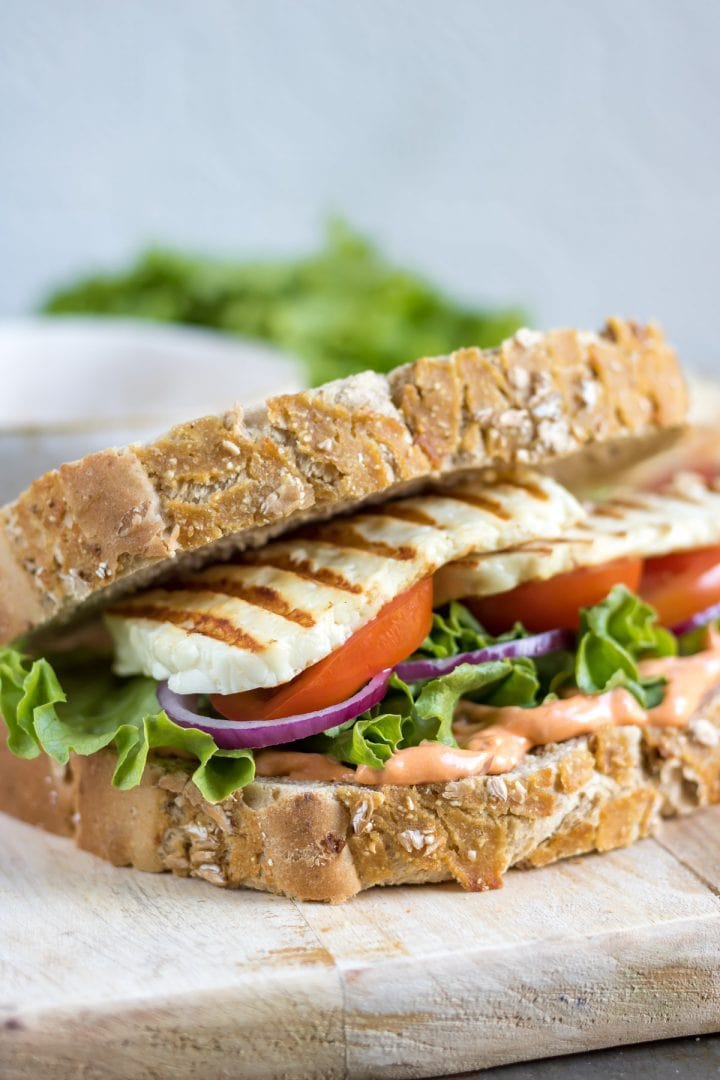 Grilled Halloumi Sandwich with Sriracha Mayo Veggie Desserts