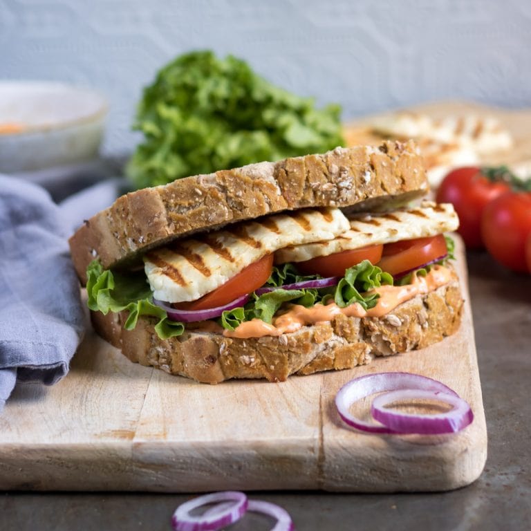 Grilled Halloumi Sandwich with Sriracha Mayo Veggie Desserts