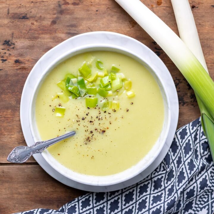 Easy Creamy Potato Leek Soup - Veggie Desserts