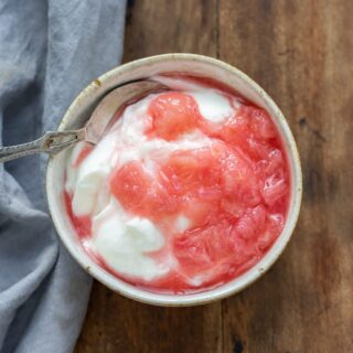 Close up of a bowl of yogurt and compote.