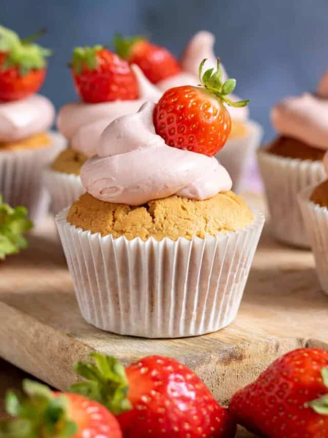PEANUT BUTTER CUPCAKES WITH STRAWBERRY FROSTING STORY Veggie Desserts