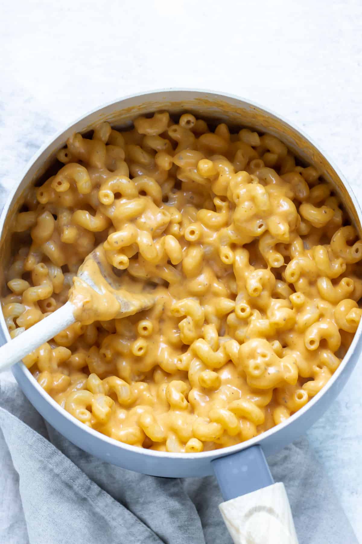 A pot of mac and cheese.
