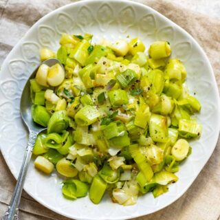 Dish of cooked leeks.