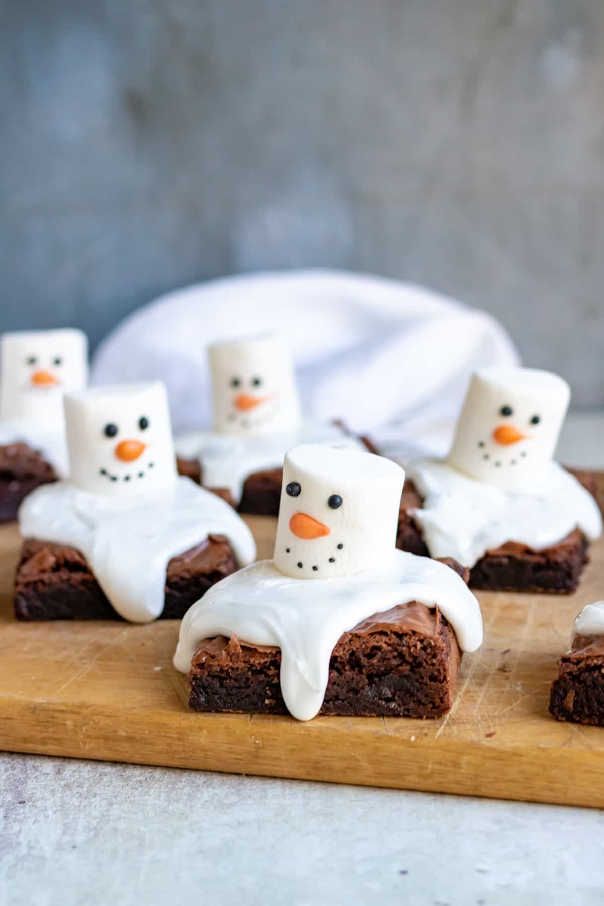 Melted Snowman Brownies - easy make-ahead christmas desserts for a crowd