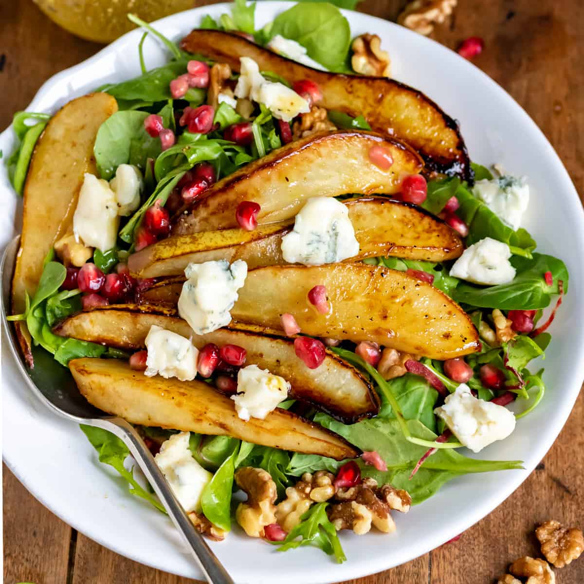 Close up of a plate of pear and gorgonzola salad.