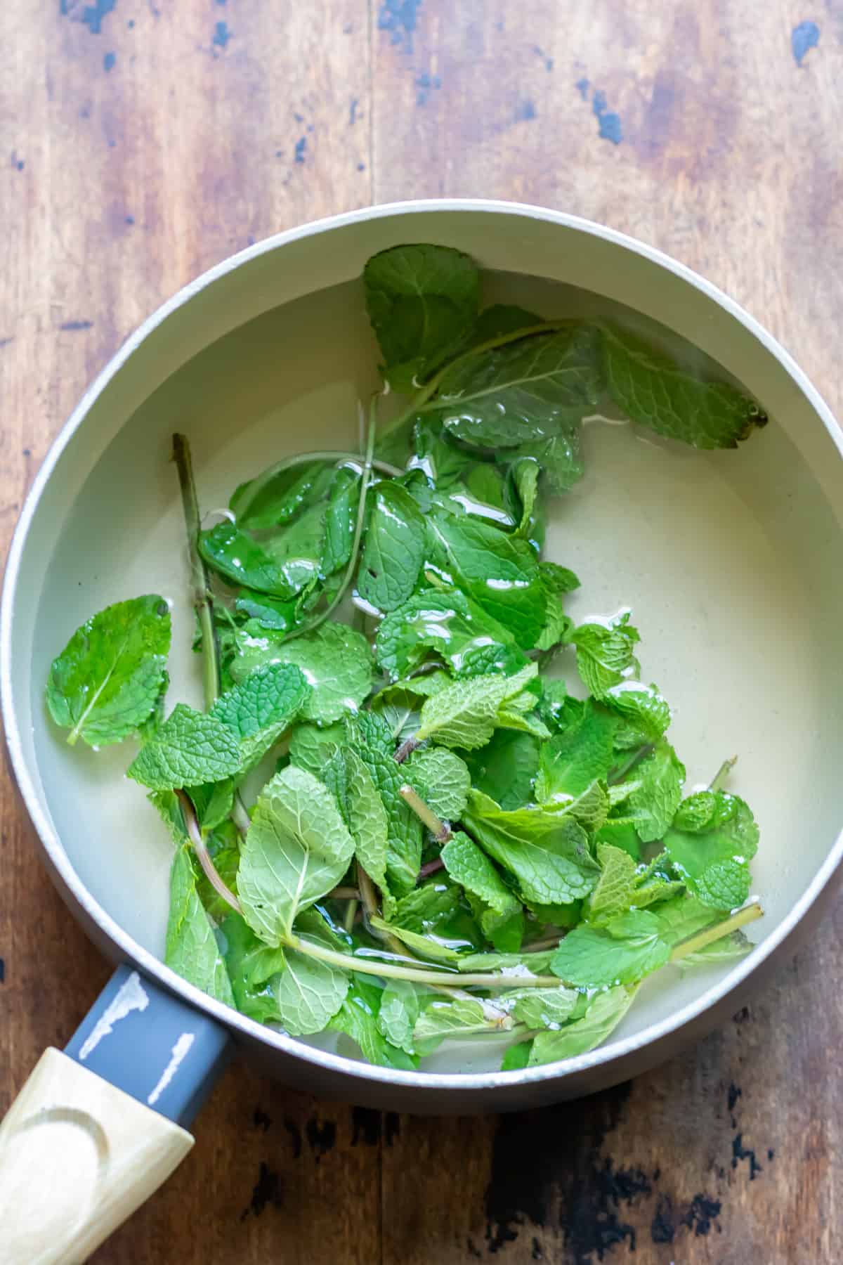 Mint added to the pan.