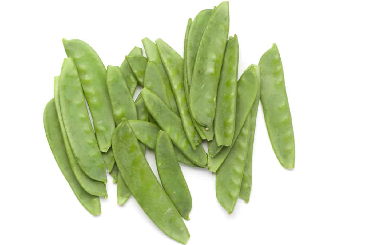 A pile of mangetout sugar peas.