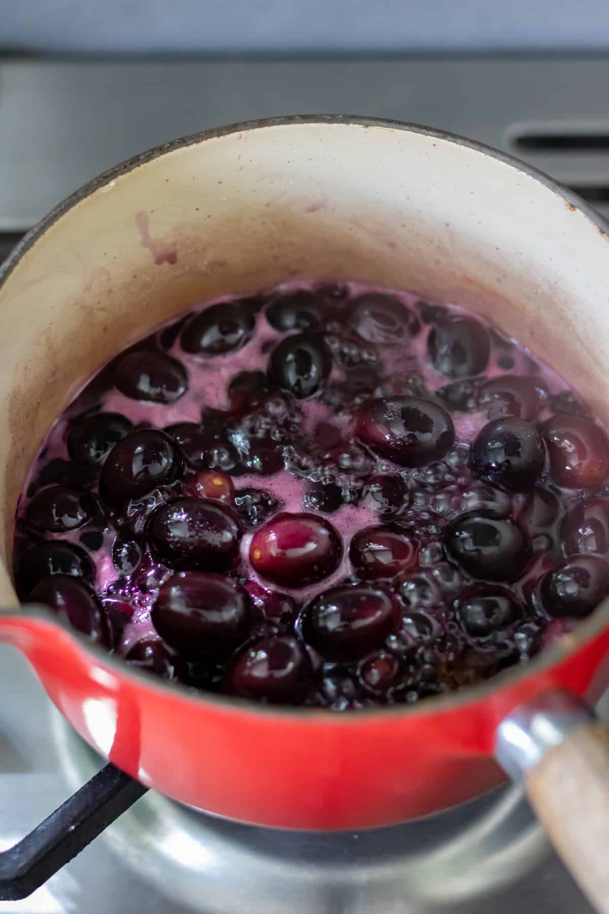 Cooked compote in a pot.