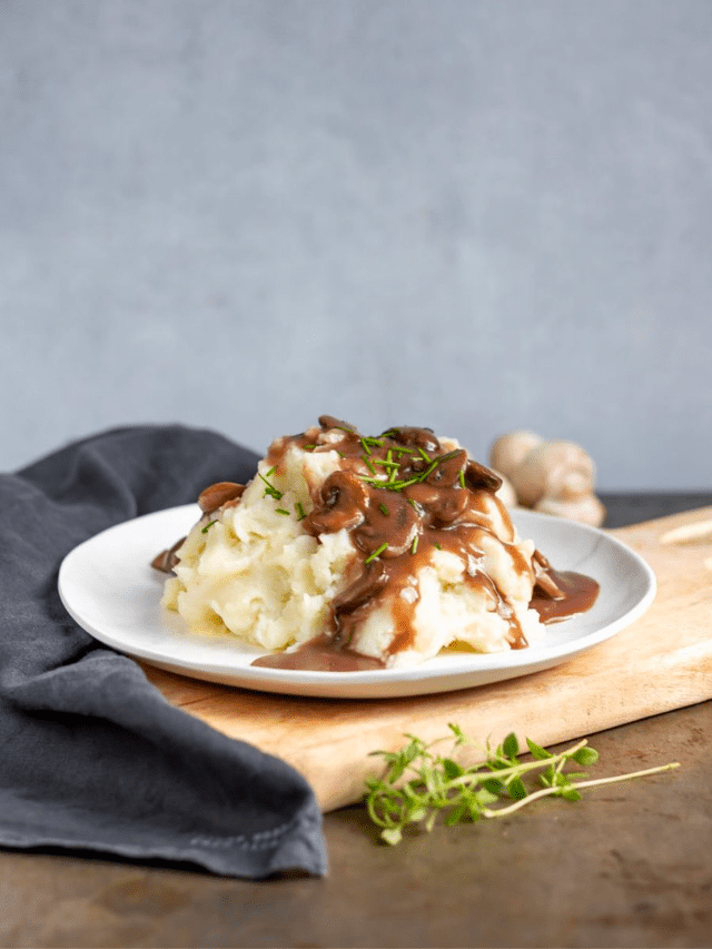 EASY MUSHROOM GRAVY WITH RED WINE STORY Veggie Desserts