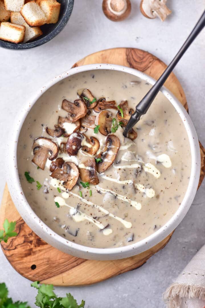 Easy Creamy Mushroom Soup - Veggie Desserts