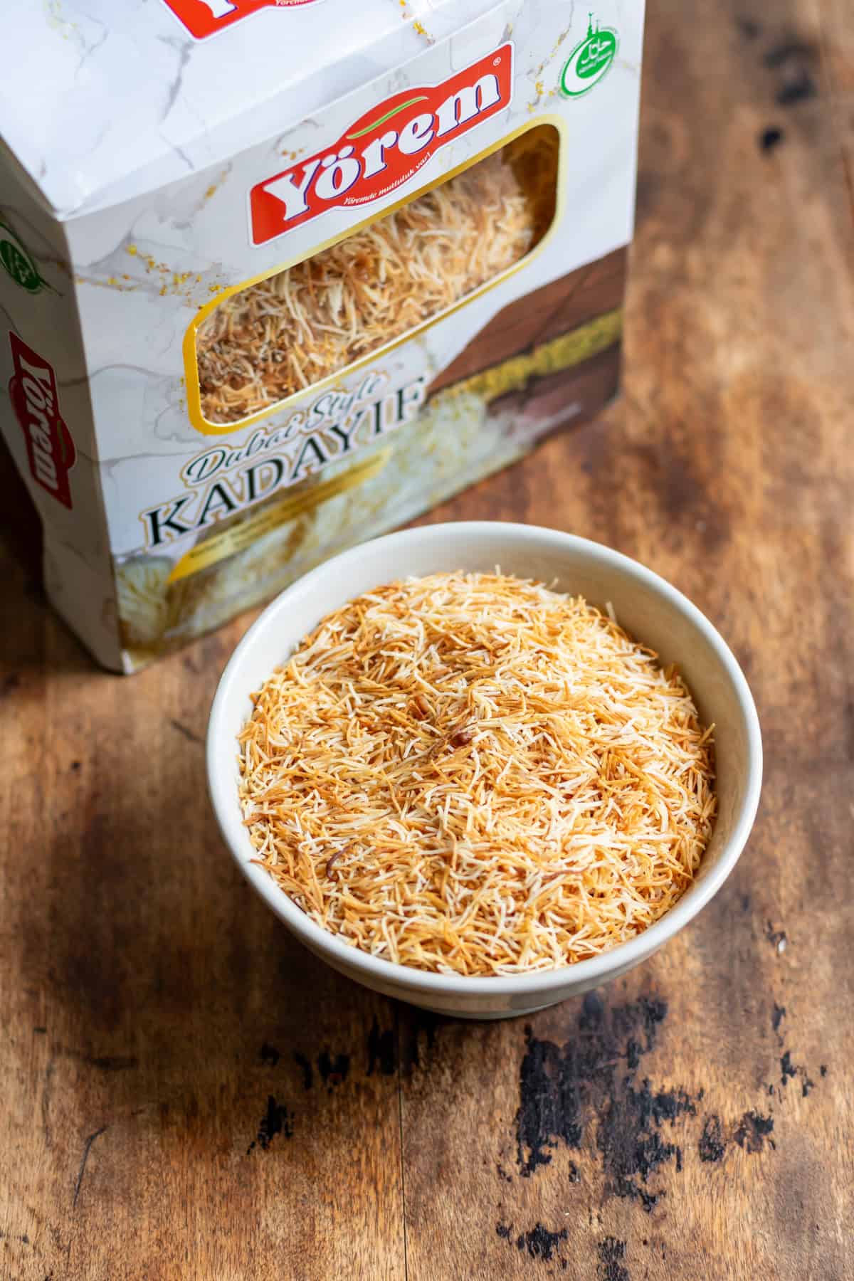 A bowl of kadayif.